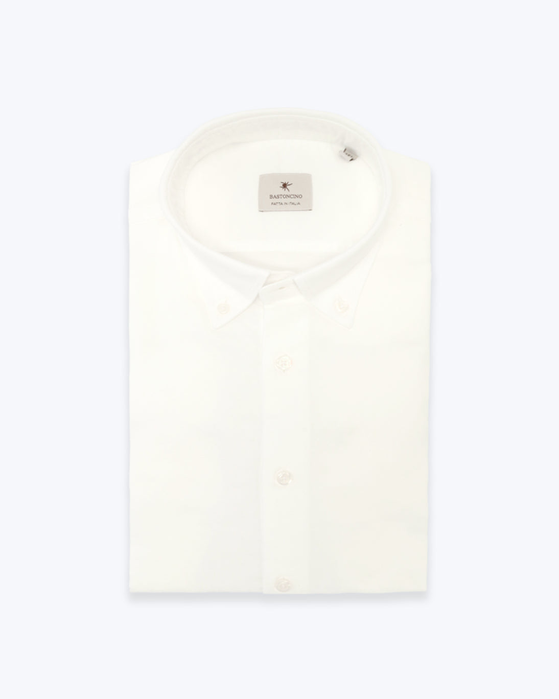 CAMISA BLANCA CON CUELLO ABOTONADO BASTONCINO