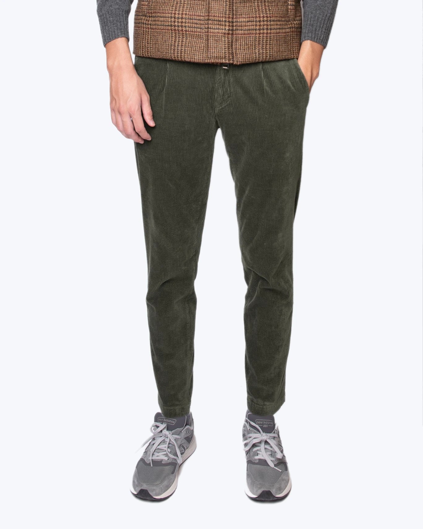 PANTALÓN CHINO DE PANA VERDE OSCURO AT.P.CO.