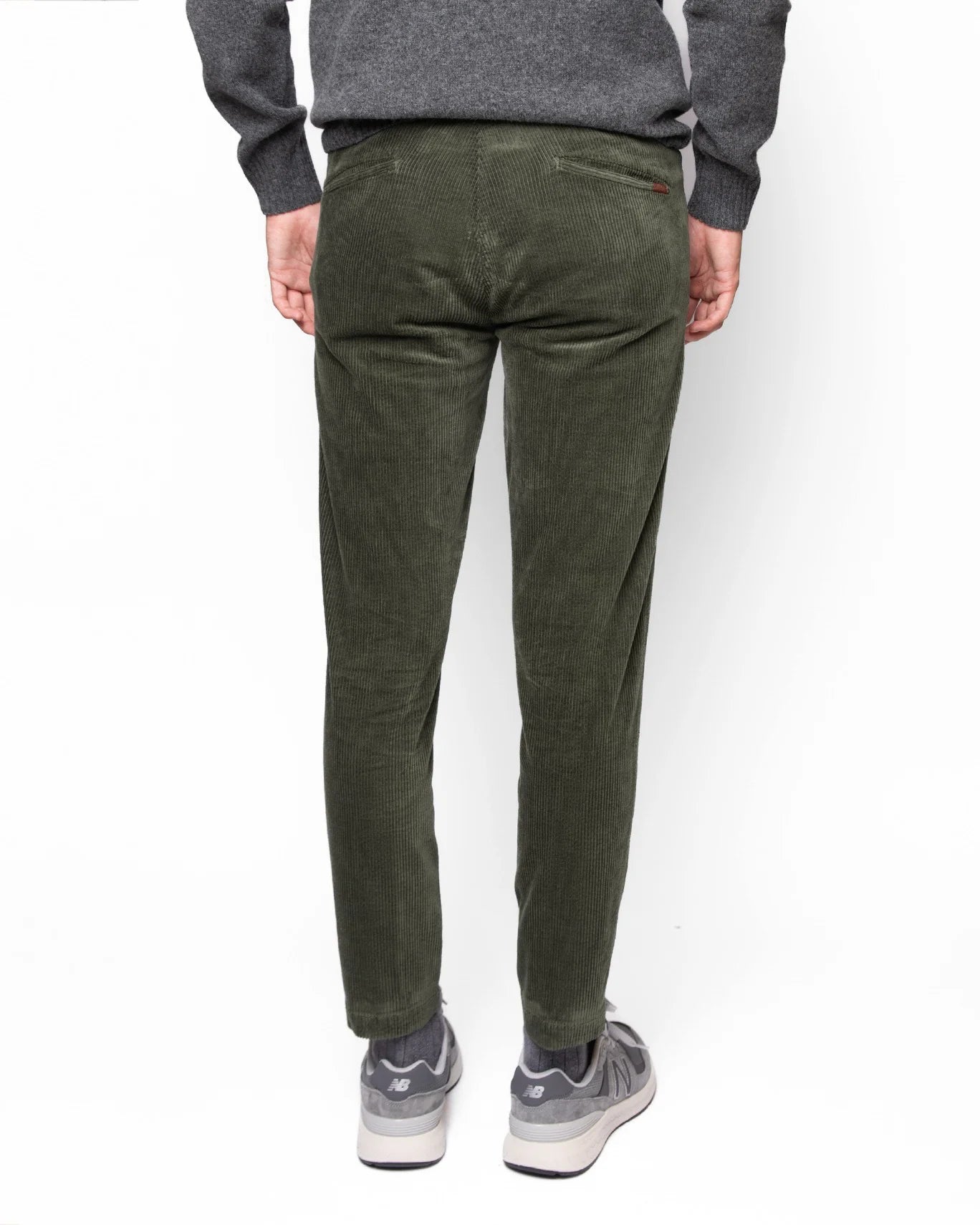 PANTALÓN CHINO DE PANA VERDE OSCURO AT.P.CO.