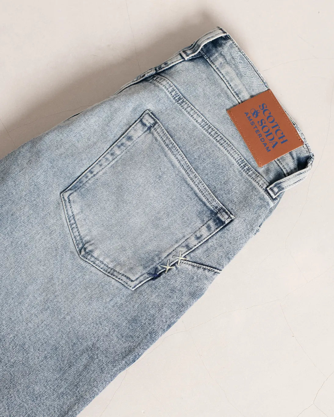 PANTALÓN VAQUERO CLARO THE ZEE SCOTCH & SODA