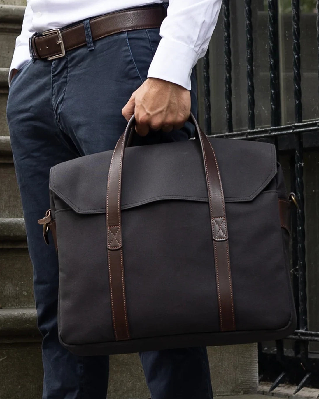 MALETÍN PROPERTY OF