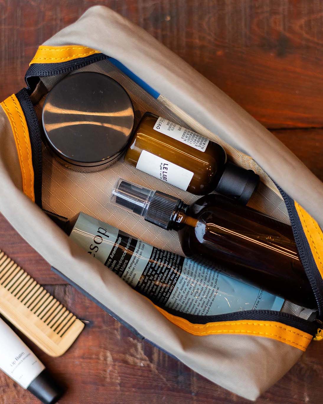 TROUSSE JAUNE PROPERTY OF