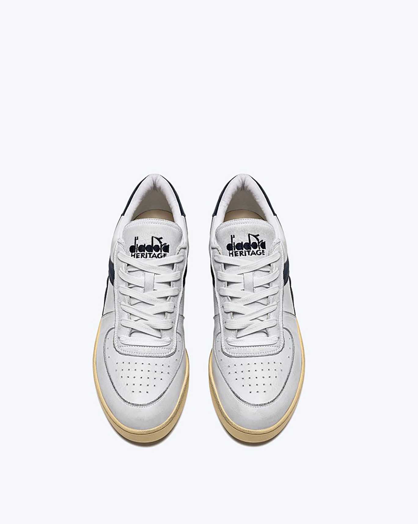 MI BASKETBALL LOW USED DIADORA SNEAKERS