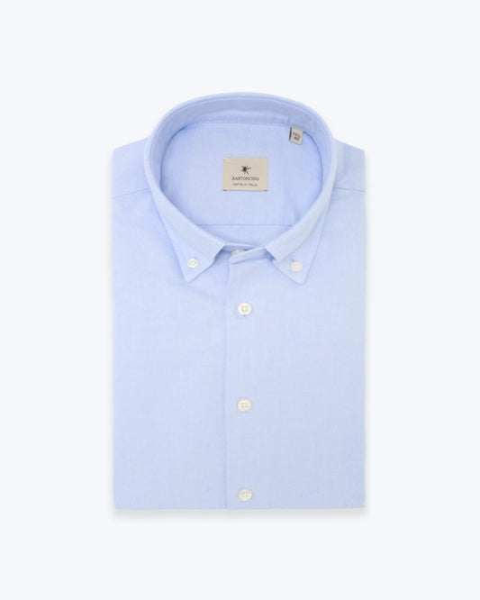 CAMISA AZUL CLARO CON CUELLO ABOTONADO BASTONCINO