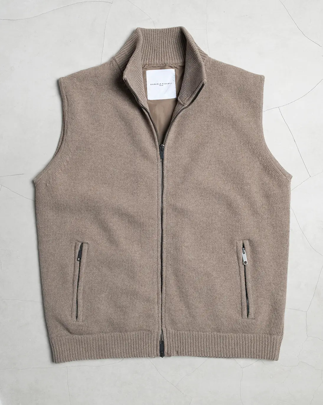 CHALECO DE PUNTO CON CREMALLERA BEIGE DANIELE FIESOLI