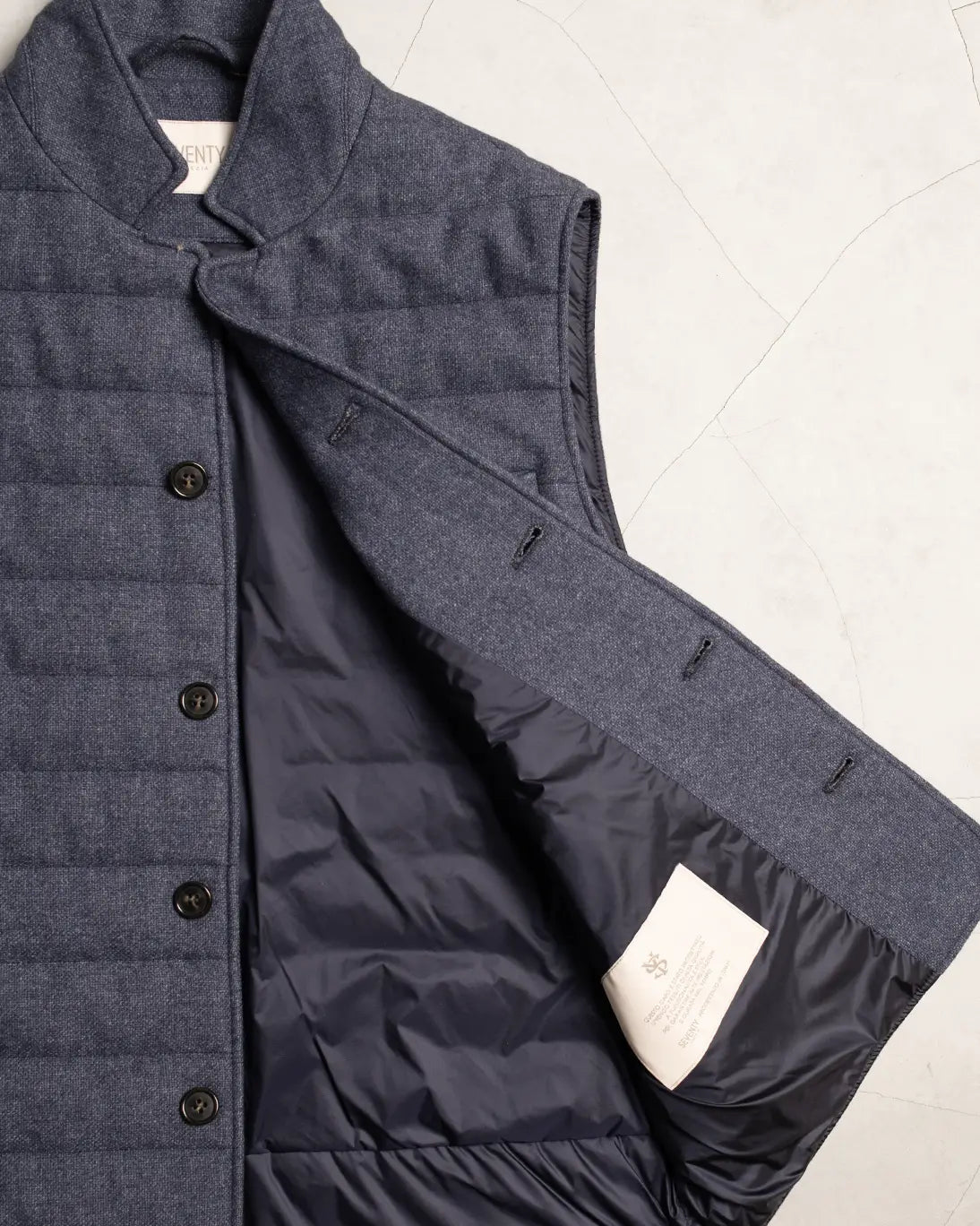 CHALEO ACOLCHADO SEVENTY AZUL GRISACEO