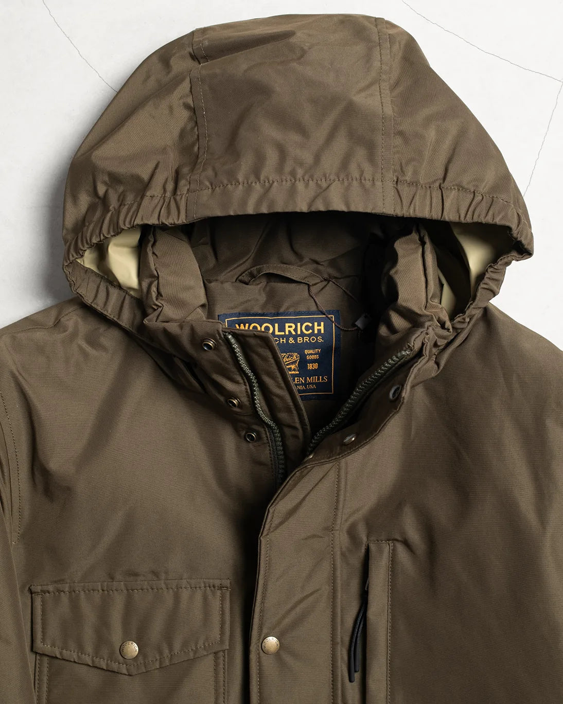 PARKA CON BOLSILLOS WOOLRICH VERDE OSCURO