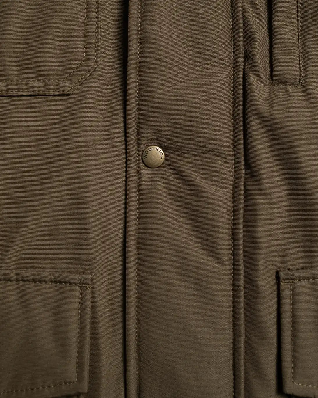 PARKA CON BOLSILLOS WOOLRICH VERDE OSCURO