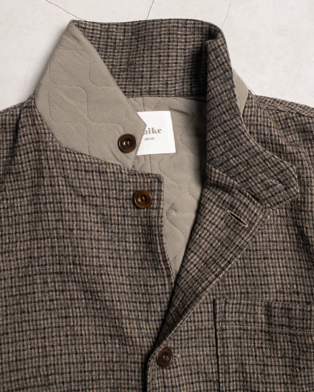 CHAQUETA GUATEADA KOIKE MARRÓN CON MICROPATRON