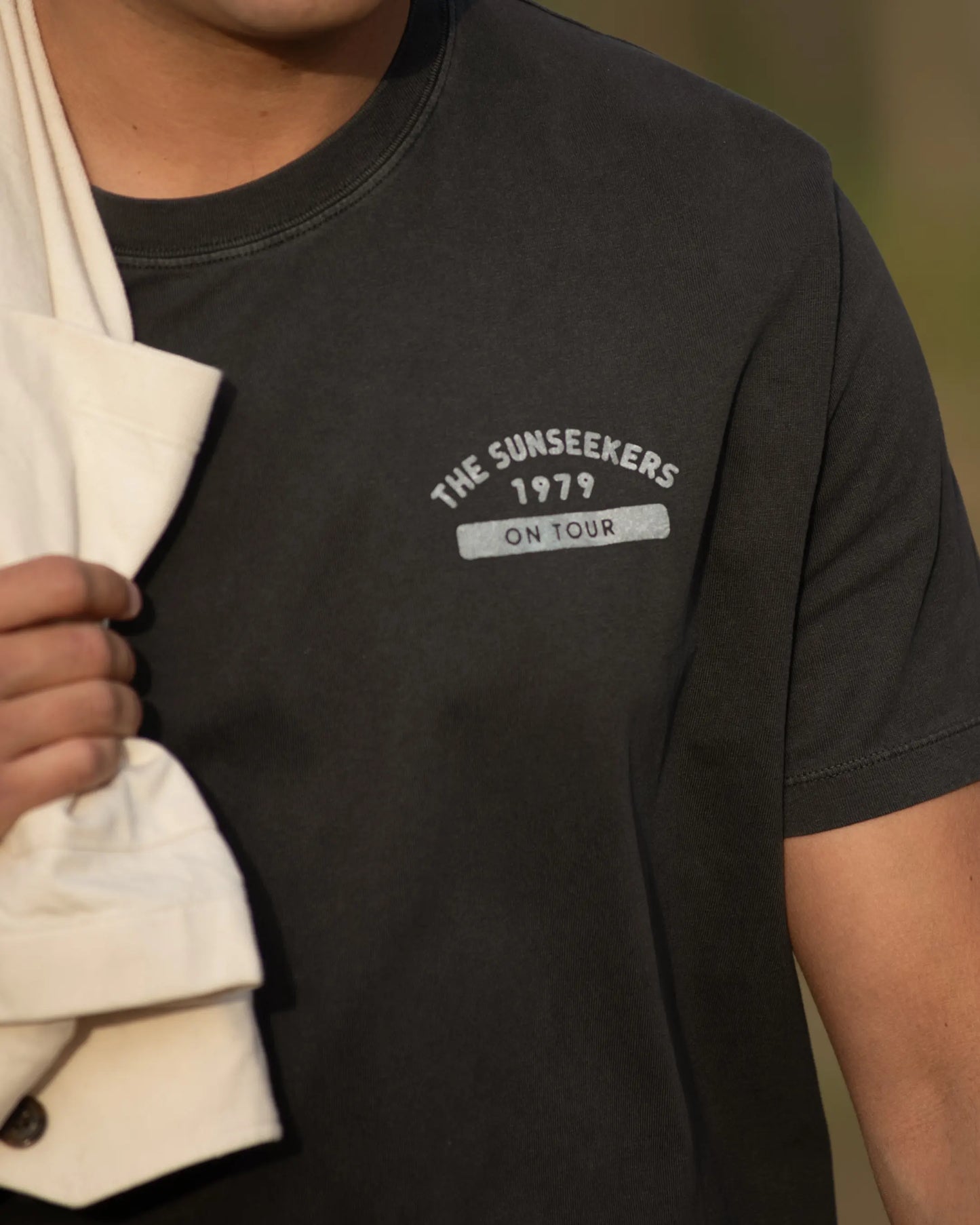 CAMISETA SUNSEEKERS GRIS OSCURO HARTFORD