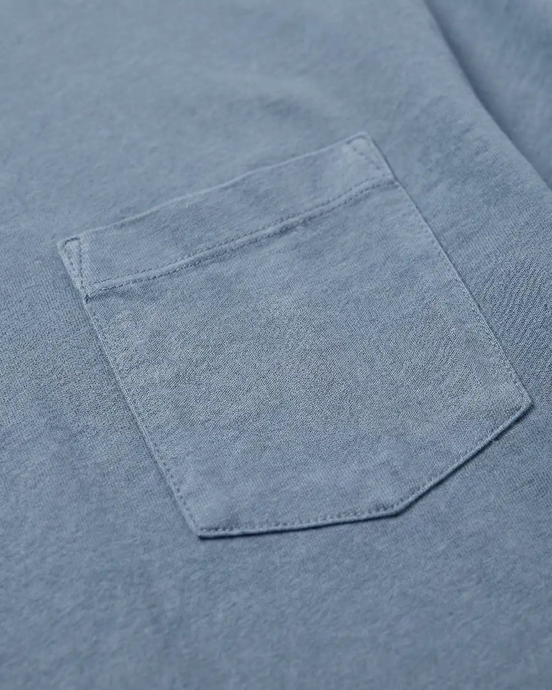 CAMISETA CON BOLSILLO AZUL CLARO HARTFORD