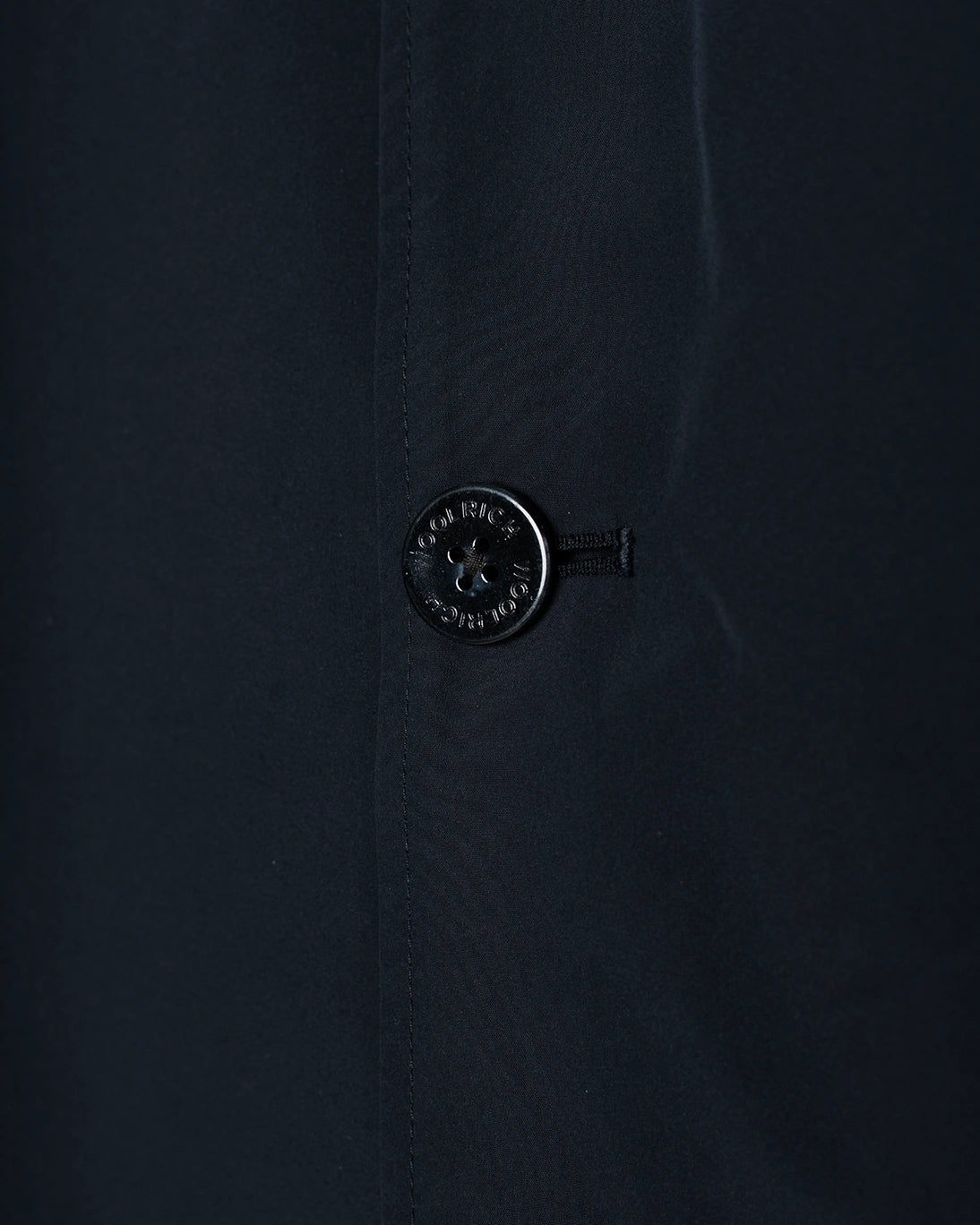 GABARDINA LIGERA NAVY WOOLRICH