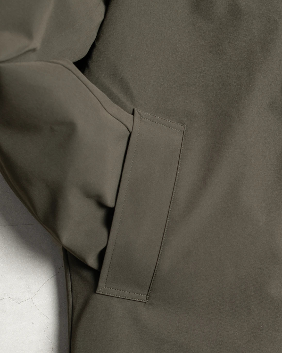 GABARDINA CON PETO DUCAN BRIXTOL