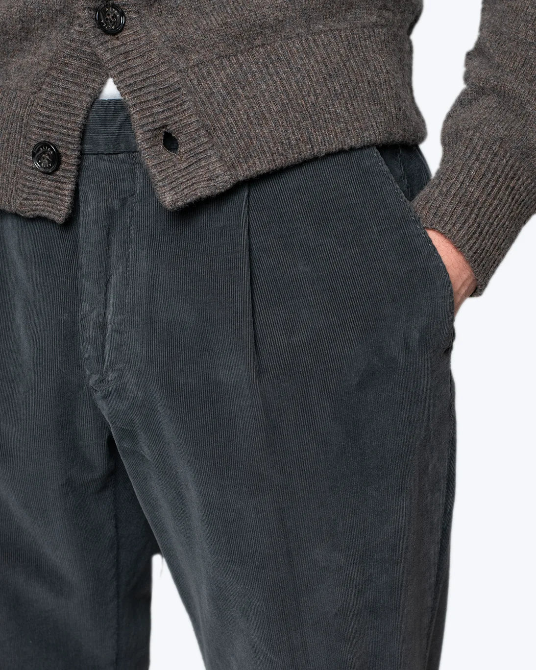 PANTALÓN CHINO DE PANA GRIS CON PINZA L.B.M 1911