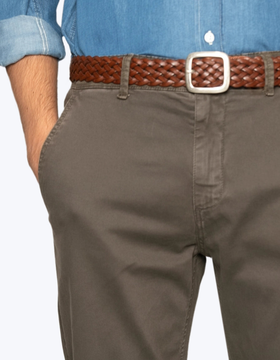 PANTALÓN CHINO SLIM FIT MARRÓN BOMBOOGIE