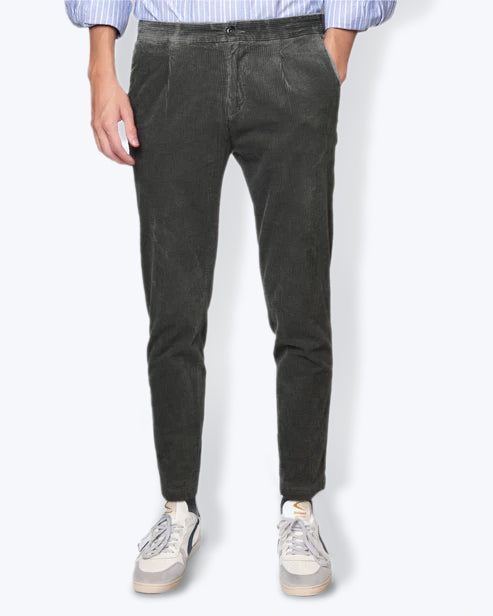 PANTALÓN CHINO DE PANA GRIS OSCURO AT.P.CO.