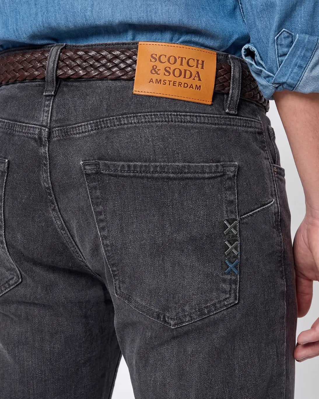 PANTALÓN VAQUERO GRIS OSCURO THE ZEE SCOTCH & SODA