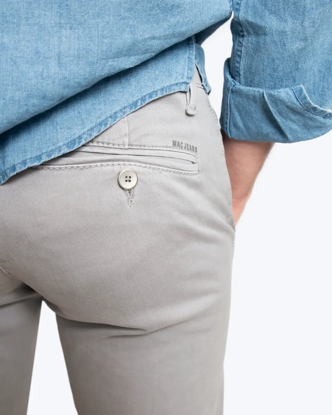 PANTALÓN CHINO GRIS CLARO DRIVER PANTS MAC JEANS