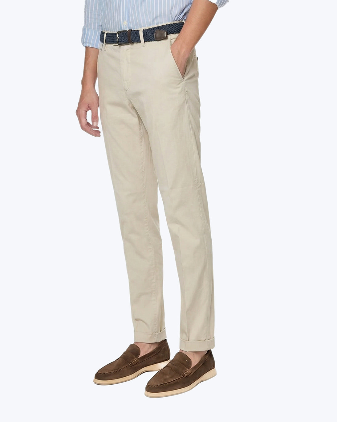 PANTALÓN CHINO CON VUELTA BEIGE MUCHA RE-HASH