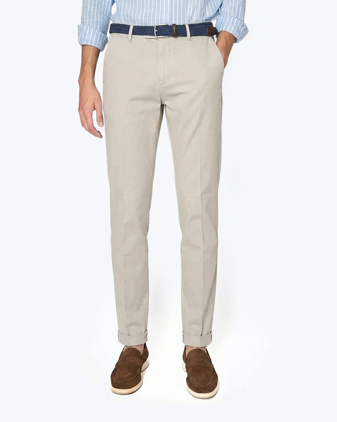 PANTALÓN CHINO CON VUELTA GRIS CLARO MUCHA RE-HASH