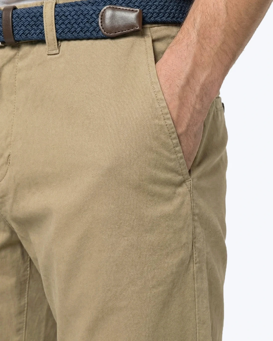 PANTALÓN CHINO CON VUELTA CAMEL SEVENTY