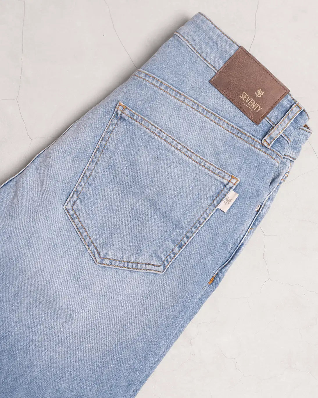 PANTALÓN VAQUERO AZUL CLARO SEVENTY