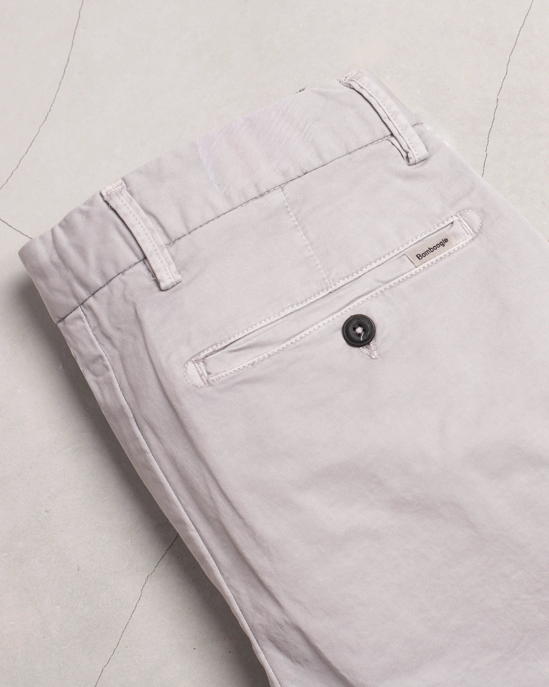 PANTALÓN CHINO GRIS CLARO SLIM FIT BOMBOOGIE