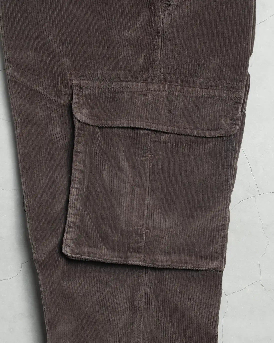 PANTALÓN CARGO DE PANA MARRÓN 40WEFT