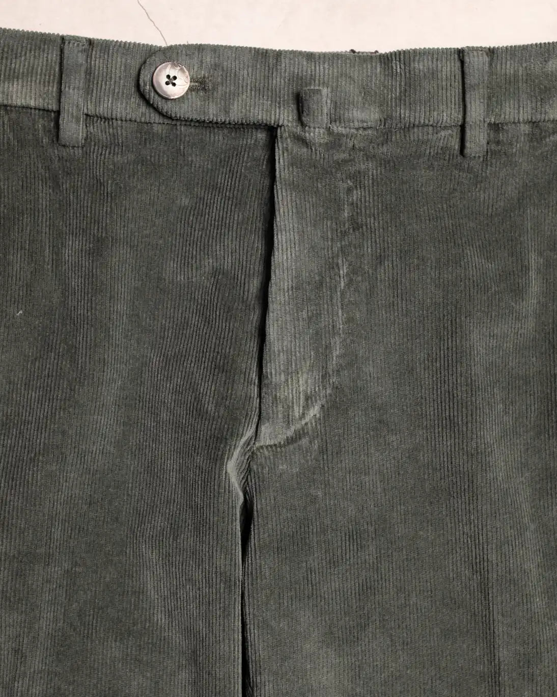 PANTALÓN CHINO PANA SLIM BATAVIA GTA VERDE
