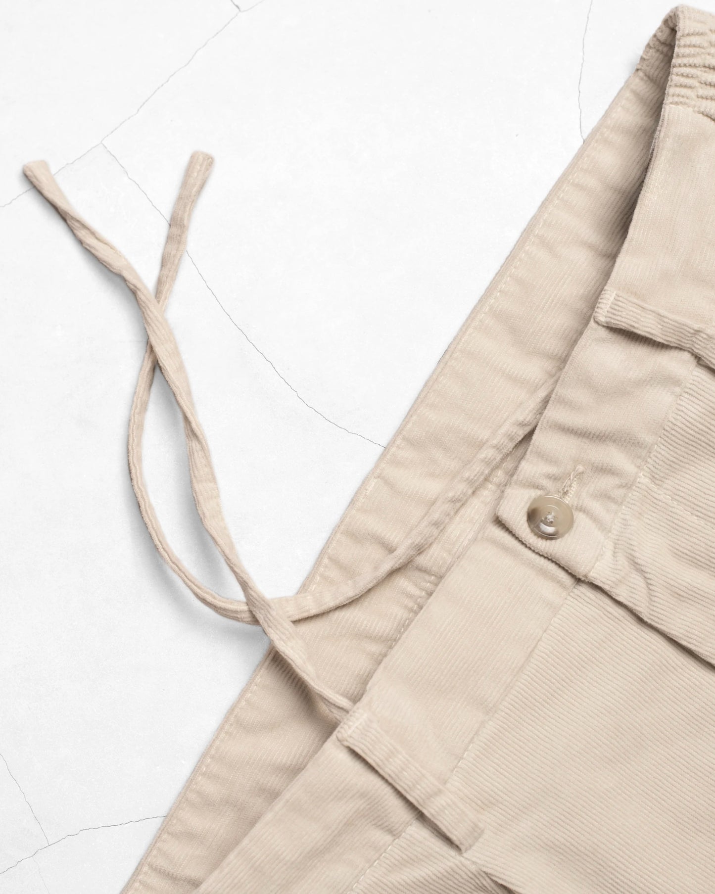 PANTALÓN CHINO DE PANA BEIGE CON PINZAS AT.P.CO