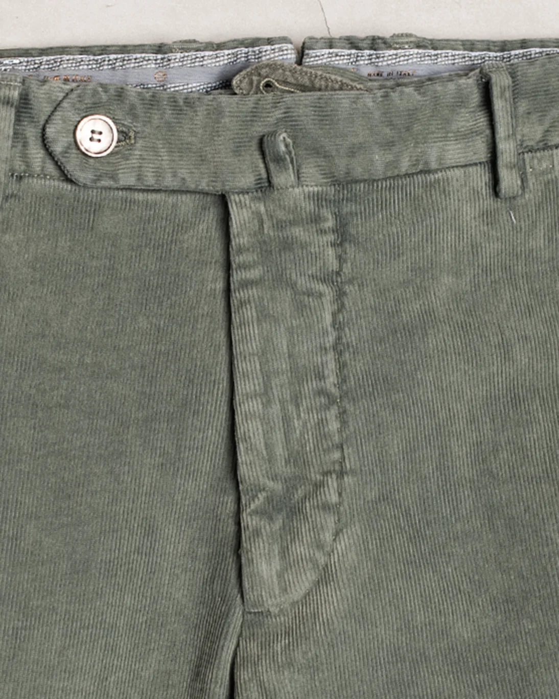 PANTALÓN CHINO DE PANA VERDE PETRÓLEO SANTANIELLO