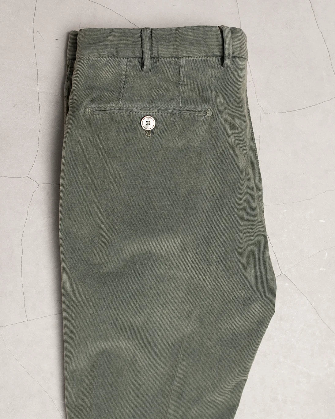 PANTALÓN CHINO DE PANA VERDE PETRÓLEO SANTANIELLO