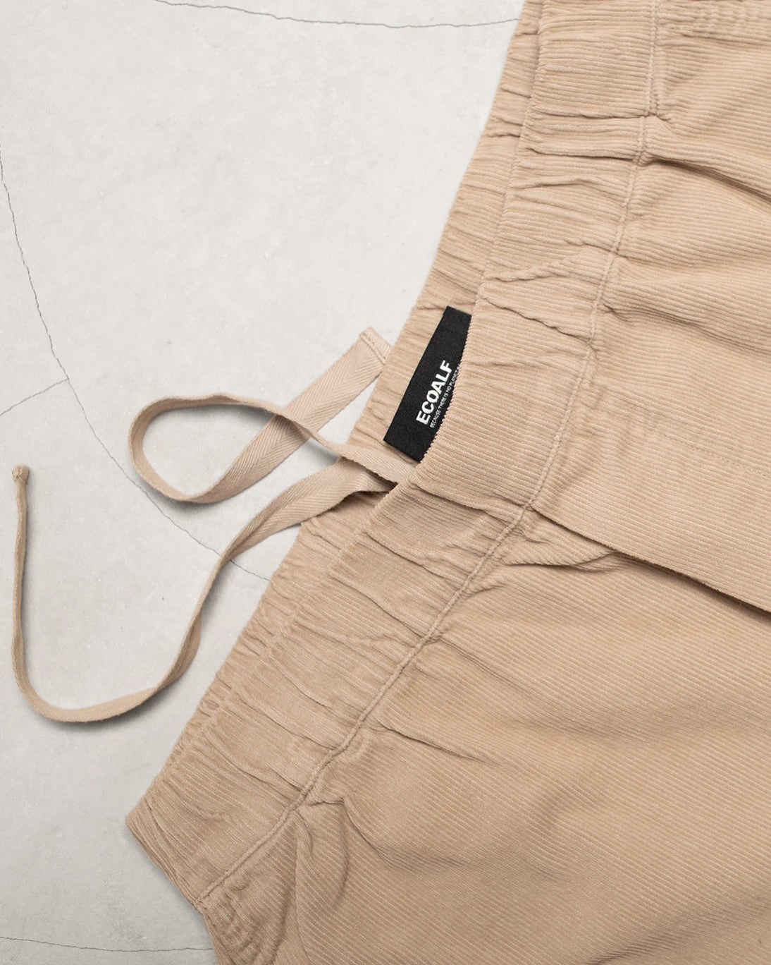 PANTALÓN CHINO DE PANA GINA CAMEL ECOALF