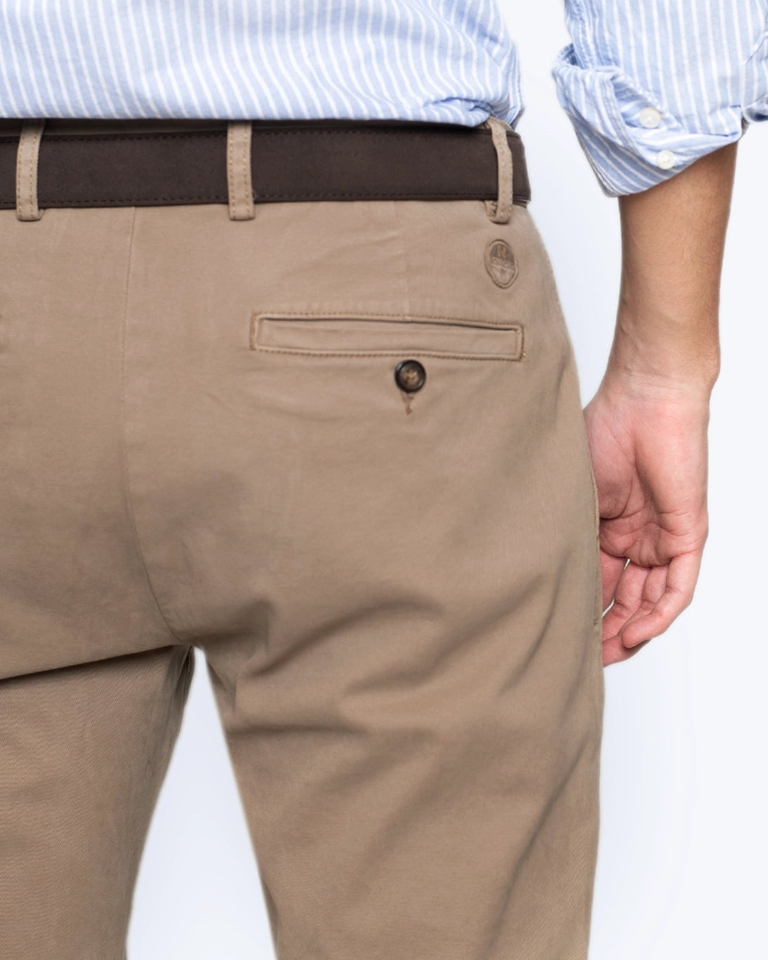 PANTALÓN CHINO DE PINZAS KAKI NORTH SAILS