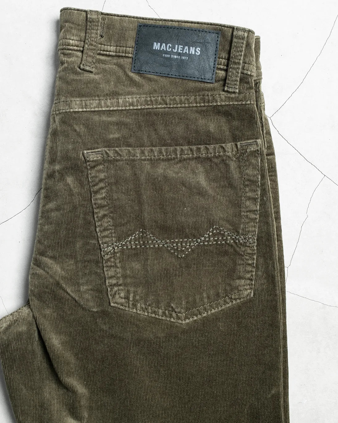 PANTALÓN 5 BOLSILLOS DE PANA VERDE MAC JEANS