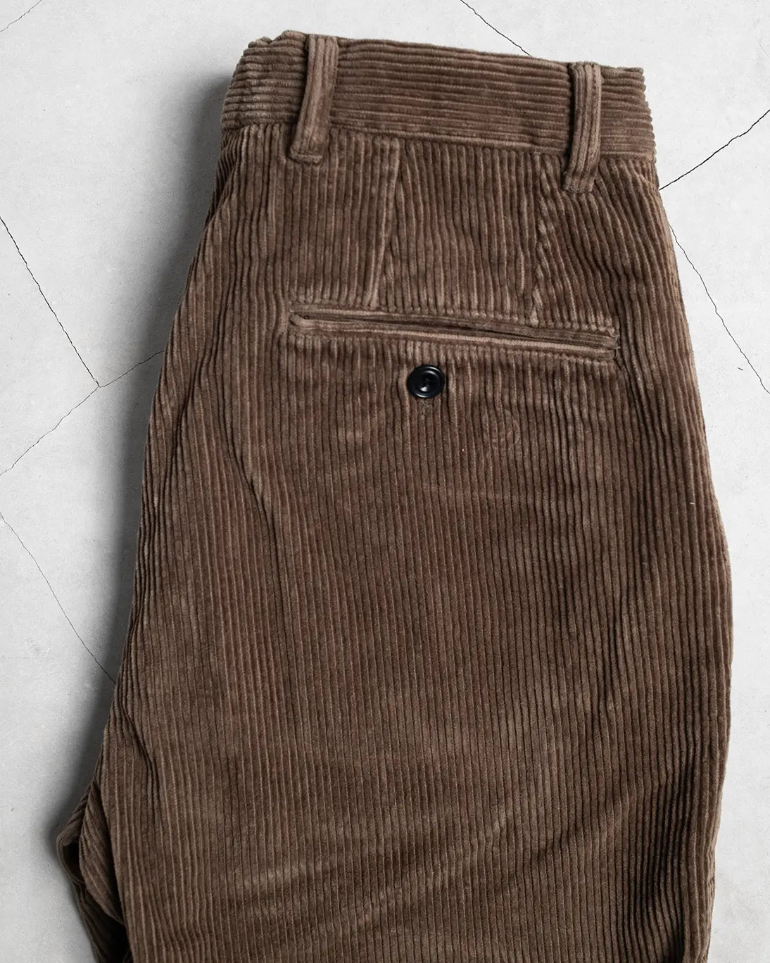 PANTALÓN CHINO PANA HARTFORD MARRÓN