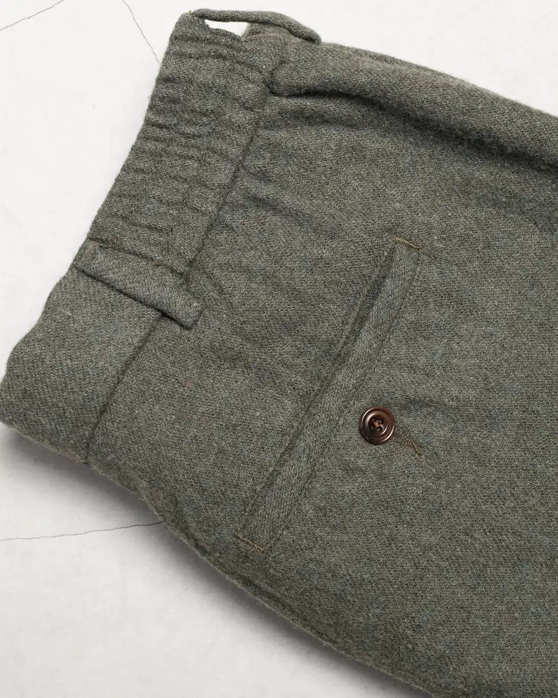 PANTALÓN CHINO PINZA FRANELA VERDE HARTFORD