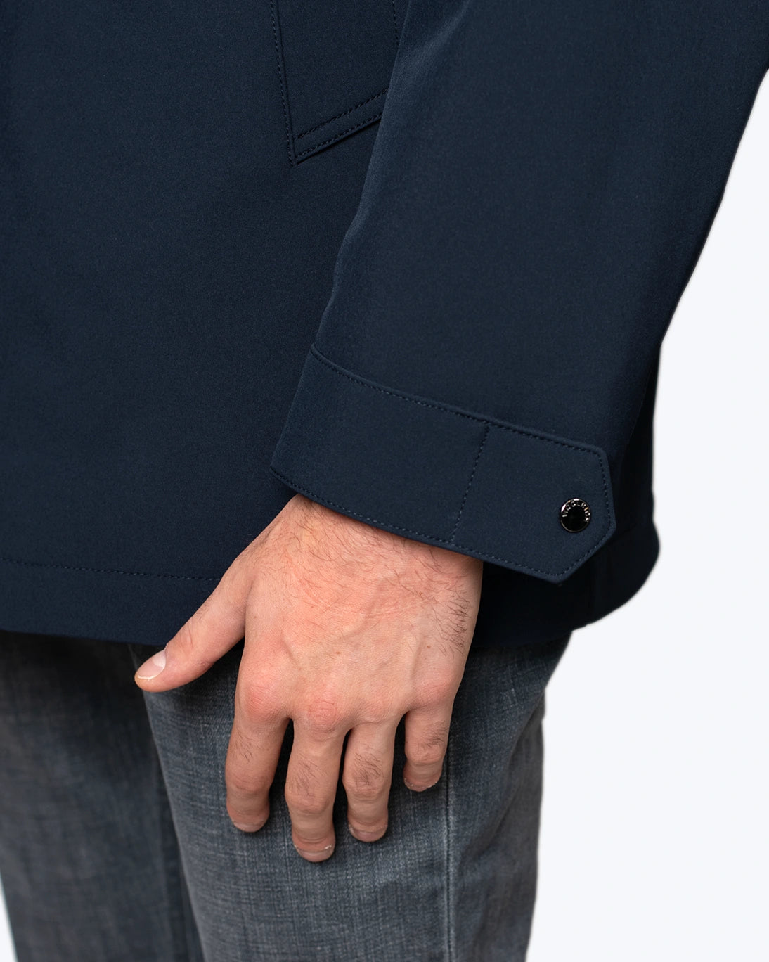PARKA AZUL CON CAPUCHA SOFT SHELL BARROW WOOLRICH