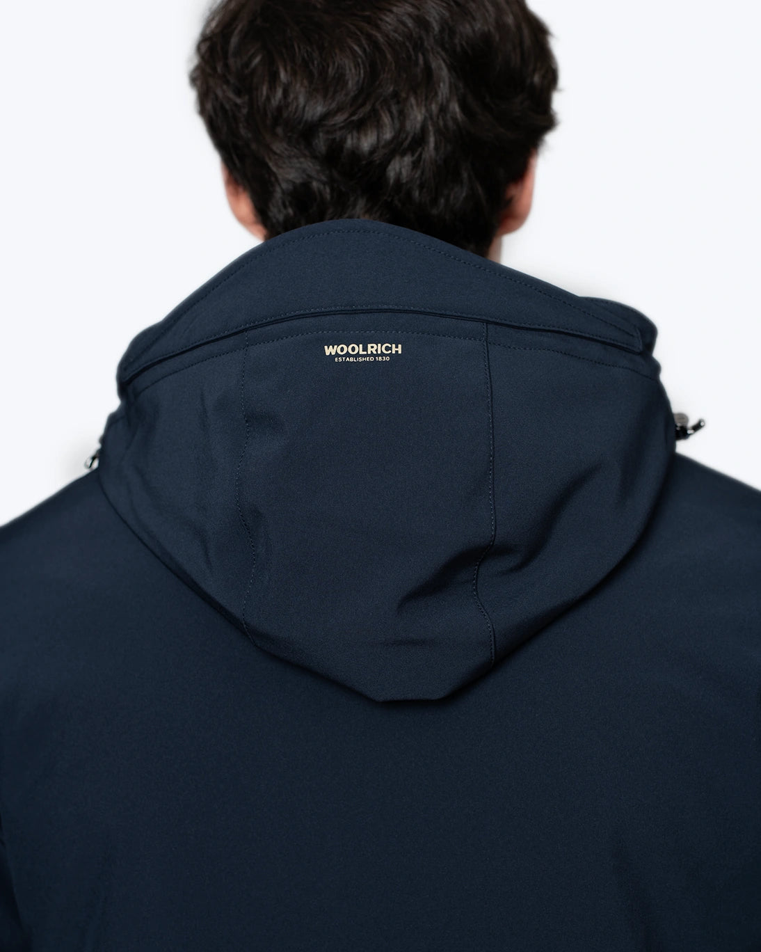 PARKA AZUL CON CAPUCHA SOFT SHELL BARROW WOOLRICH