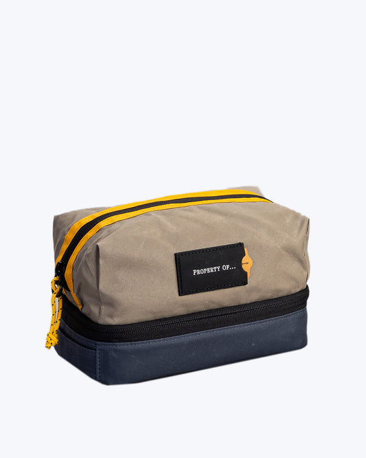 TROUSSE JAUNE PROPERTY OF