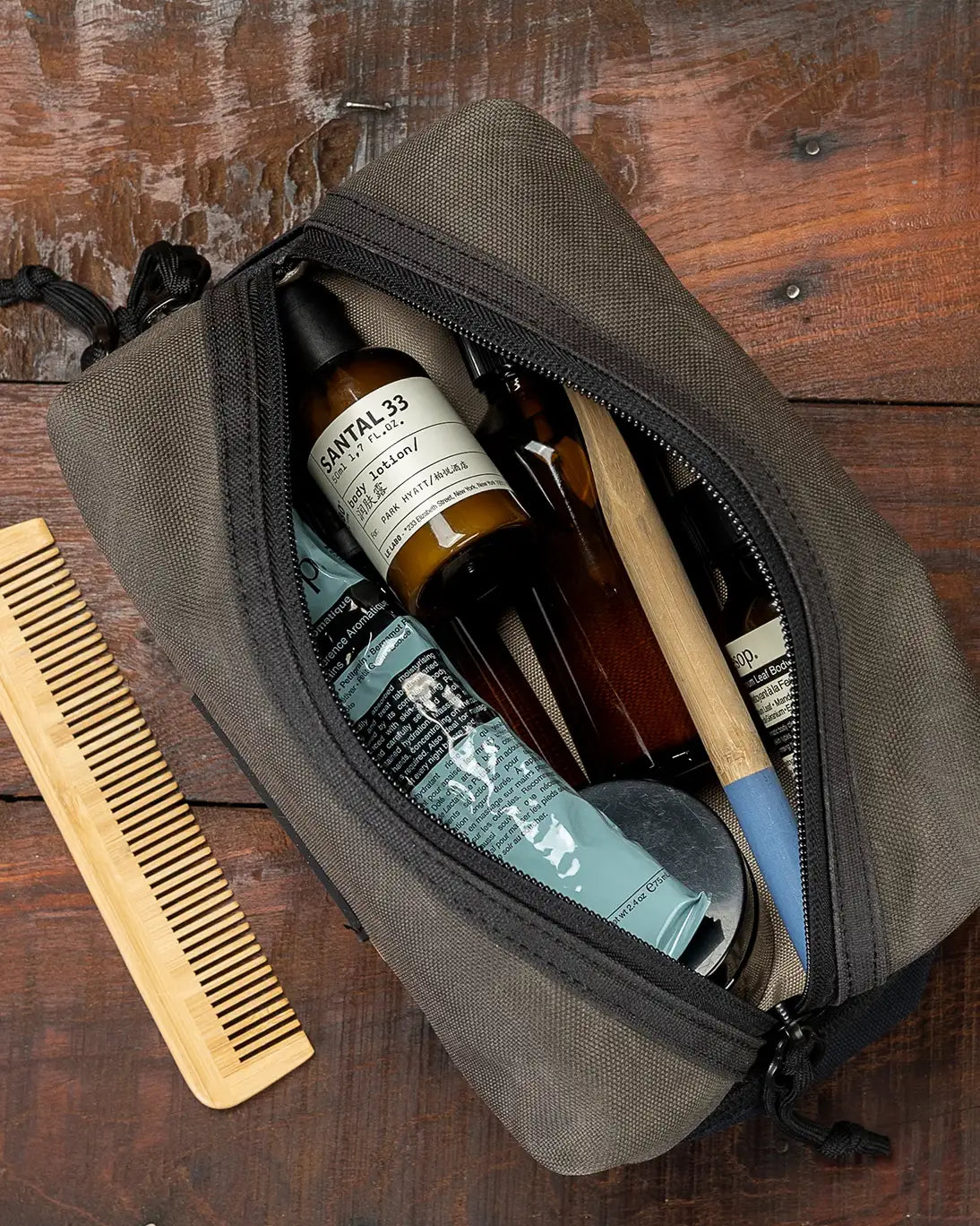 NECESER EVE VERDE OSCURO PROPERTY OF