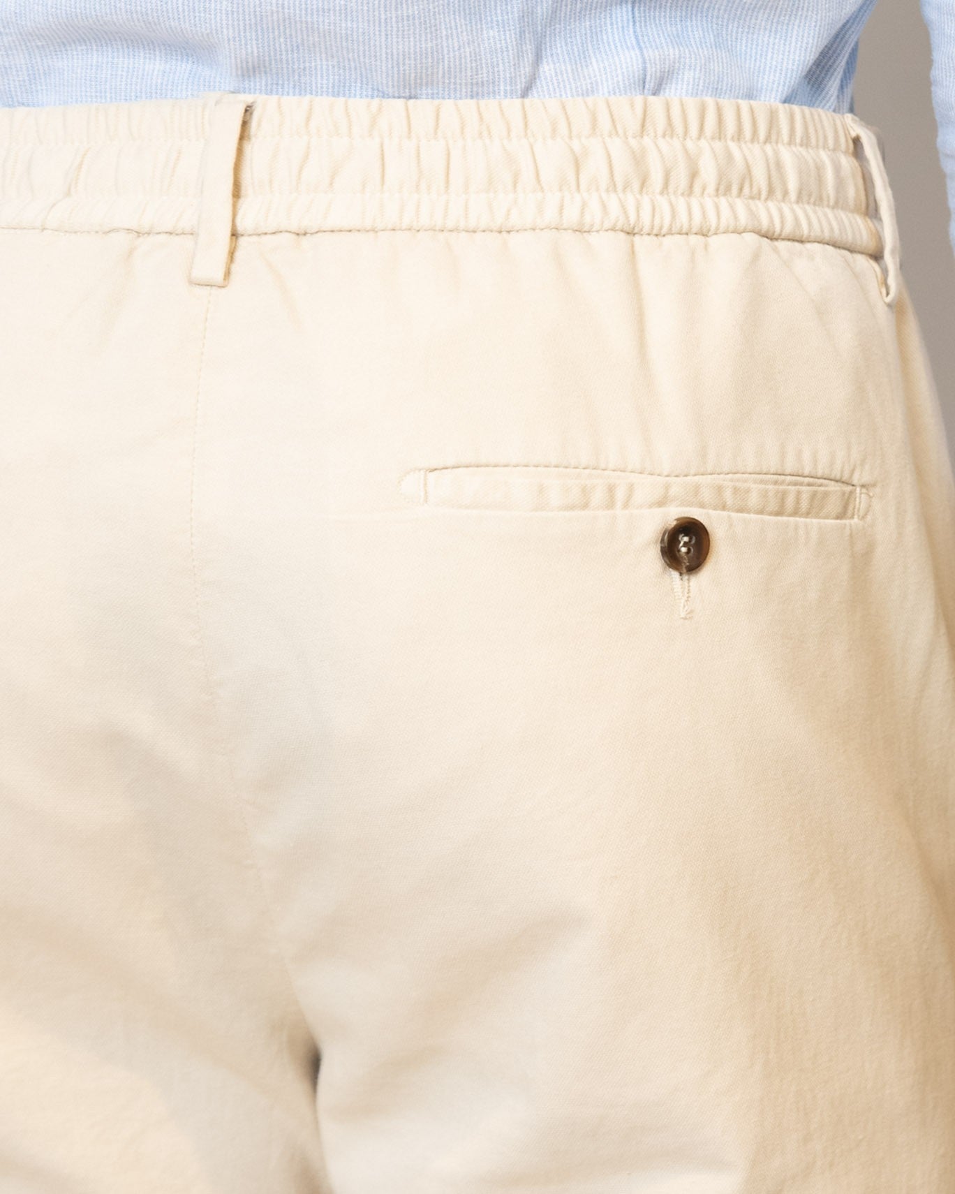 PANTALÓN CHINO CON VUELTA SEVENTY 004/BEIGE CL. / 54