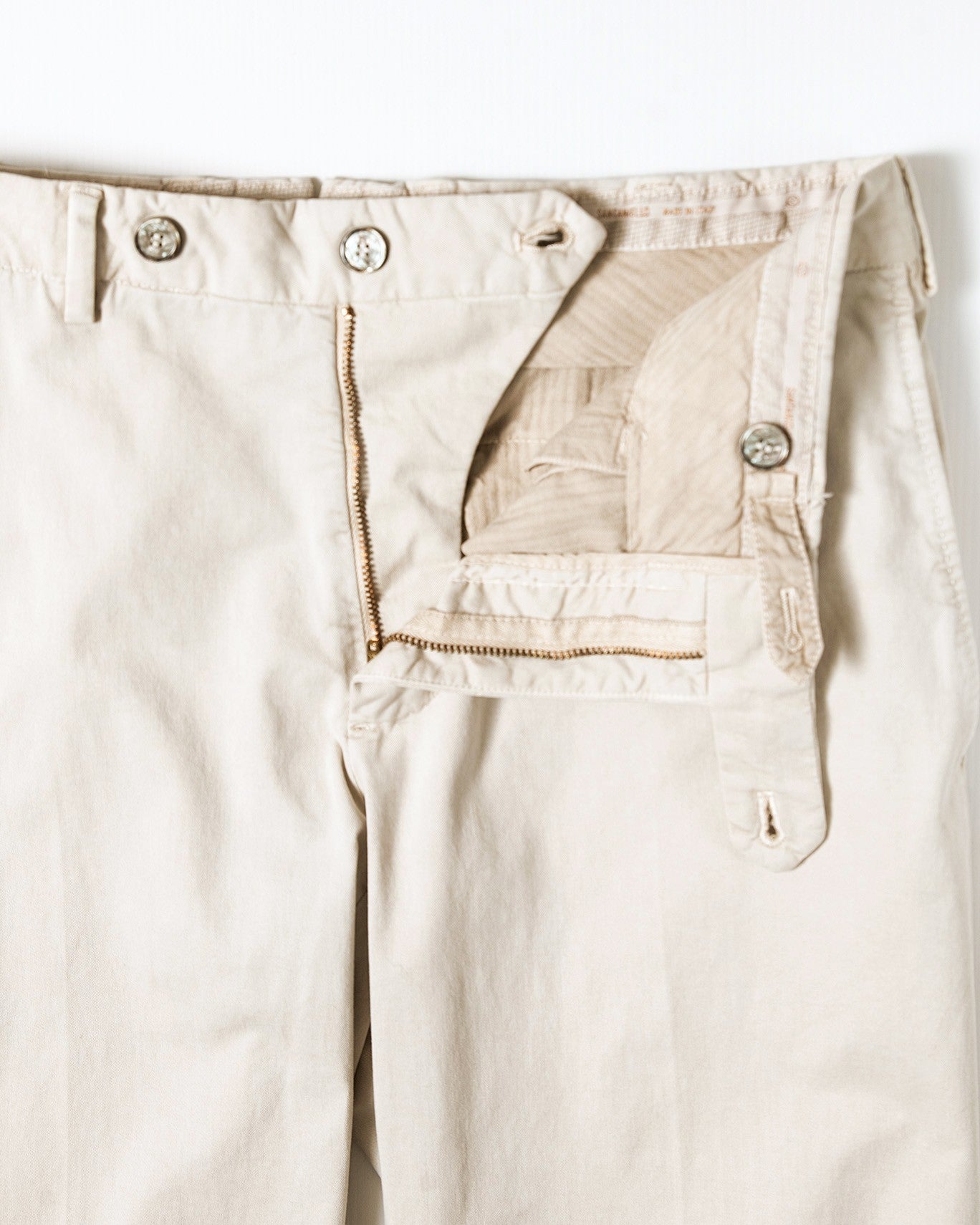 PANTALÓN CHINO SANTANIELLO 04/BEIGE CLARO / 56
