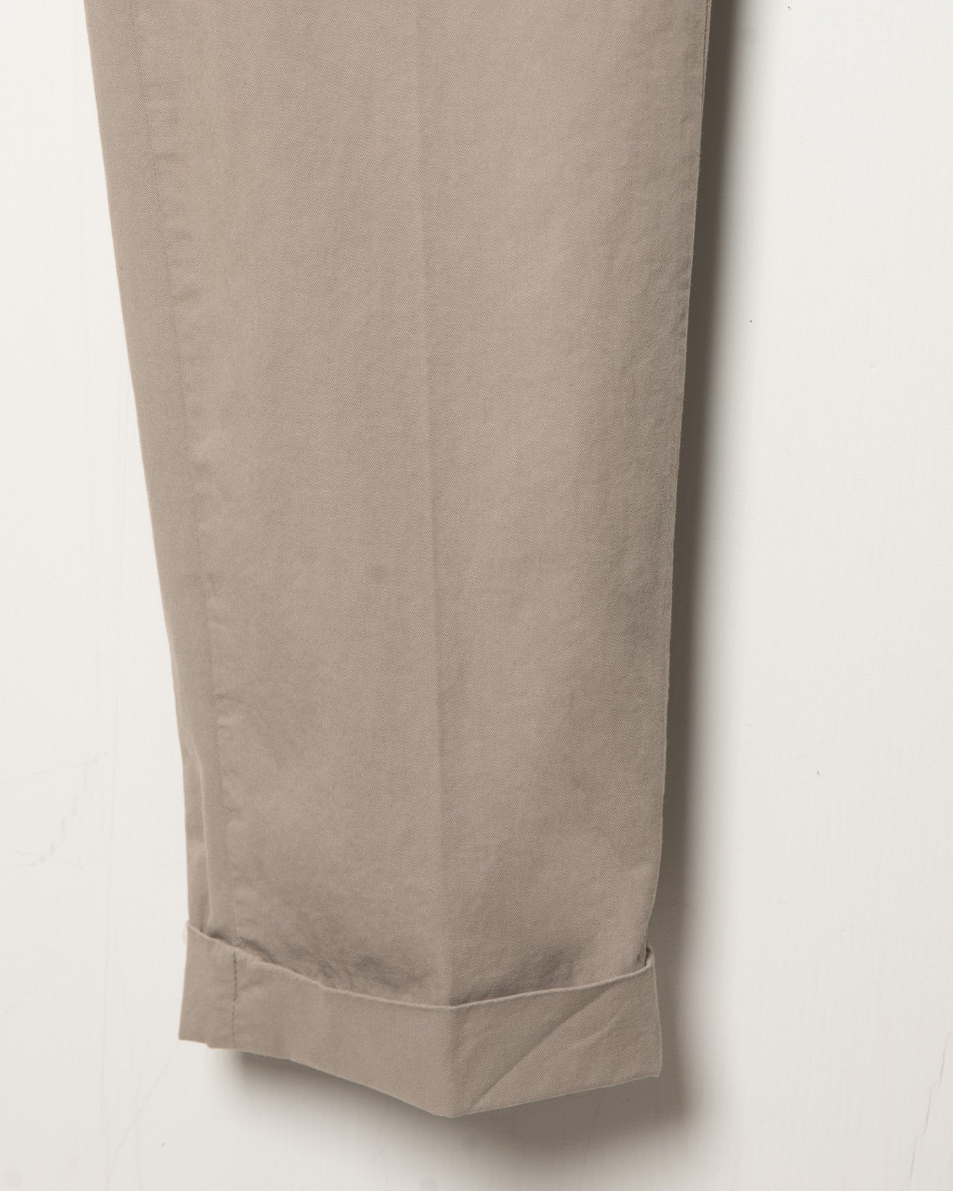 PANTALÓN CHINO SEVENTY 905/BEIGE OSCURO / 56