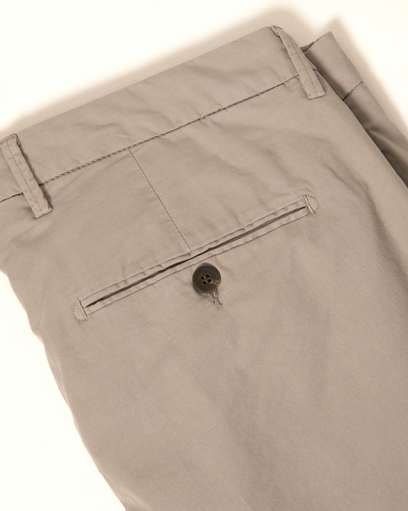 PANTALÓN CHINO SEVENTY 905/BEIGE OSCURO / 56