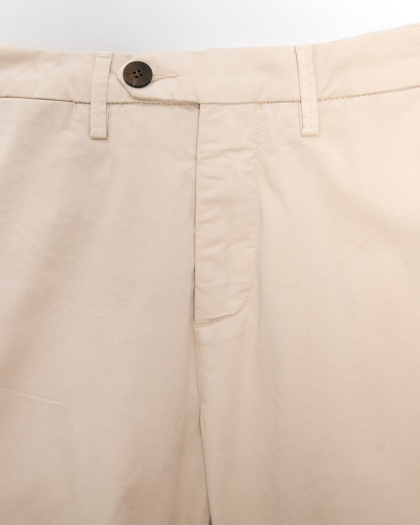 PANTALÓN CHINO SEVENTY 041/BEIGE CLARO / 56