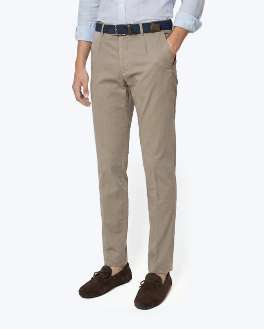 PANTALÓN CHINO CON PINZA TOPO L.B.M. 1911